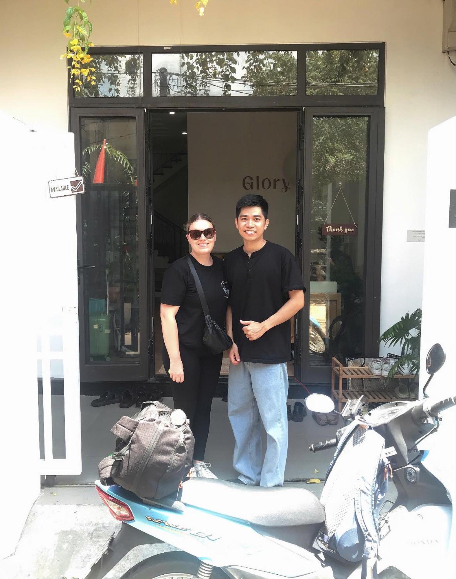 Glory Hue Homestay Bagian luar foto