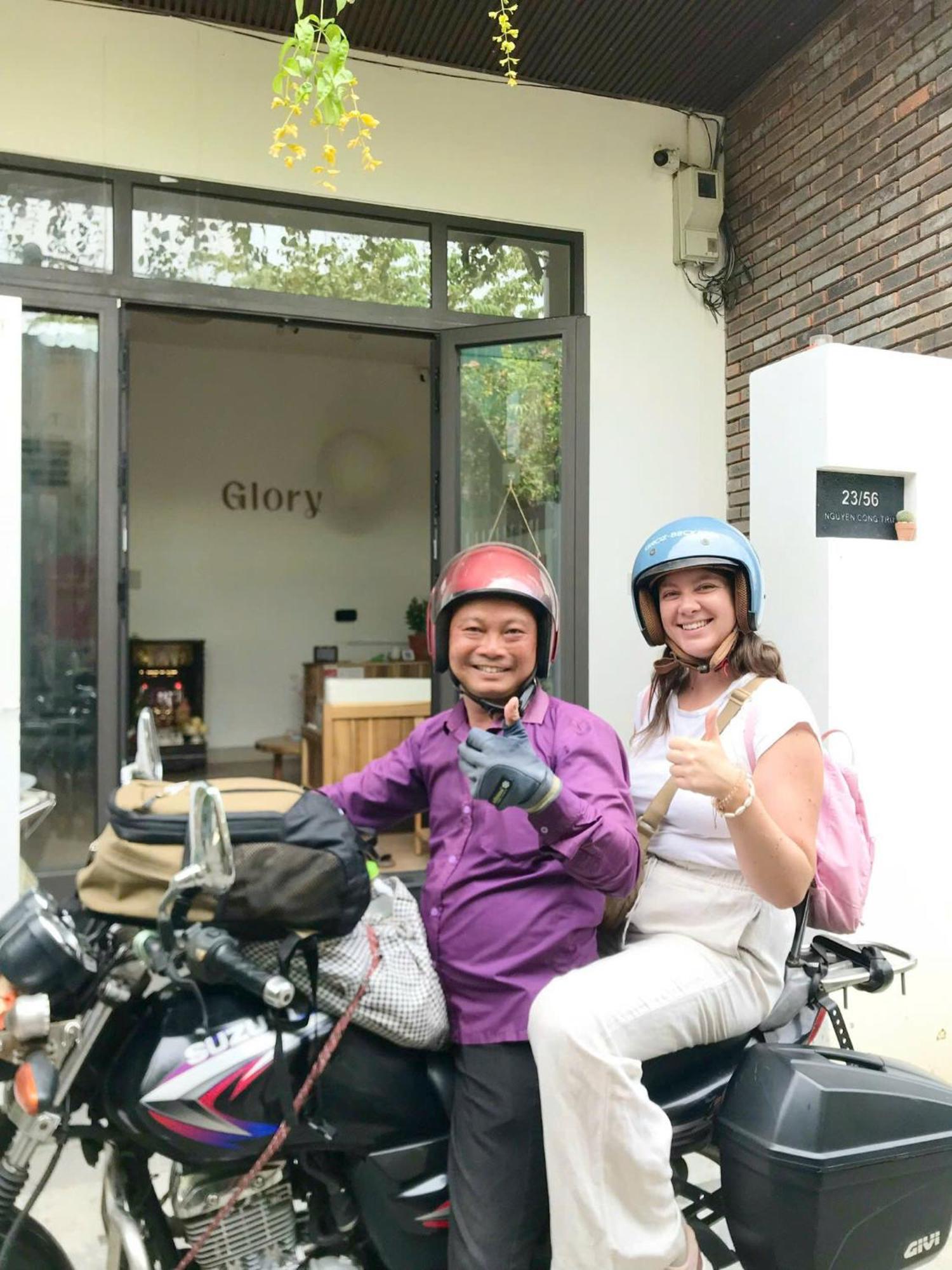 Glory Hue Homestay Bagian luar foto