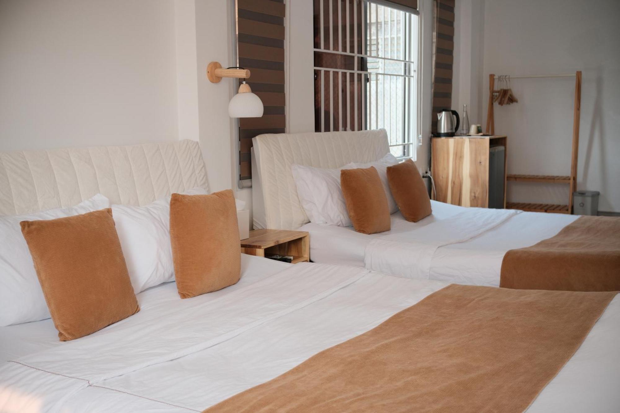 Glory Hue Homestay Bagian luar foto